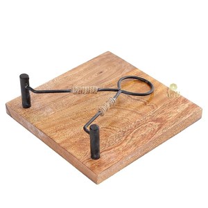 Porte-serviettes décoratif en bois marron fait main, organisateur de rangement de cuisine et support pour mouchoirs - Product Image 3