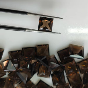 ควอตซ์สโมคกี้ธรรมชาติ 8 มม. ทรงสี่เหลี่ยมเจ้าหญิงคัท คุณภาพดีที่สุด พลอยเม็ดเดี่ยวสำหรับทำเครื่องประดับและสร้อยคอ - Product Image 1