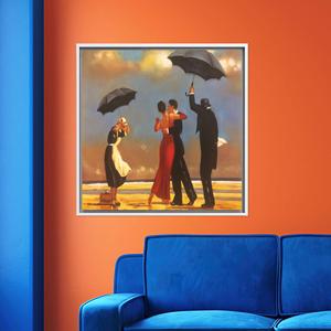 Impression sur toile de danse romantique sur la plage, art élégant de scène de pluie vintage, encadré blanc - Product Image 1