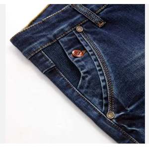 กางเกงยีนส์เดนิมผู้ชายสไตล์สตรีทแวร์รุ่นใหม่ล่าสุด ระบายอากาศได้ดี คุณภาพดี ทรงปกติ - Product Image 5