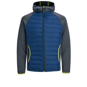 Chaqueta de invierno acolchada con cremallera completa para hombre con mangas largas y capucha acolchada ligera de lona burbuja acolchada de gran tamaño OEM disponible - Product Image 1
