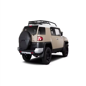 Toyota FJ Cruiser d'occasion à vendre – Système de navigation premium, caméra de recul, écran tactile, système d'infodivertissement, transmission intégrale, sièges en cuir, intérieur sombre - Product Image 1
