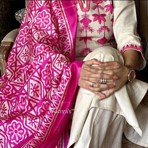 Lourd Designer Sud Coton Handloom Coupe Fil Aari Brodé Travail Kurta Avec Pantalon Et Imprimé Dupatta Ensemble Prêt à Porter - Product Image 2