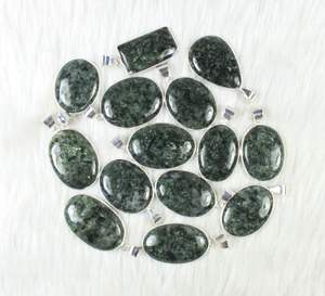 จี้พลอยเซราฟิไนต์สีเขียวธรรมชาติขัดเงาเรียบชุดเครื่องประดับจี้สำหรับขายปลีก - Product Image 5