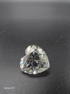 Impresionante alternativa de diamante brillante de moissanita en forma de corazón de 7,5mm para anillos de compromiso, pendientes, collares y colgantes - Product Image 3