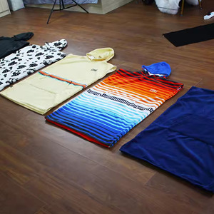 Peignoir de bain unisexe en tissu éponge turc en nylon/polyester jetable à séchage rapide, à manches longues et à capuche, personnalisé, de luxe pour hôtel - Product Image 2