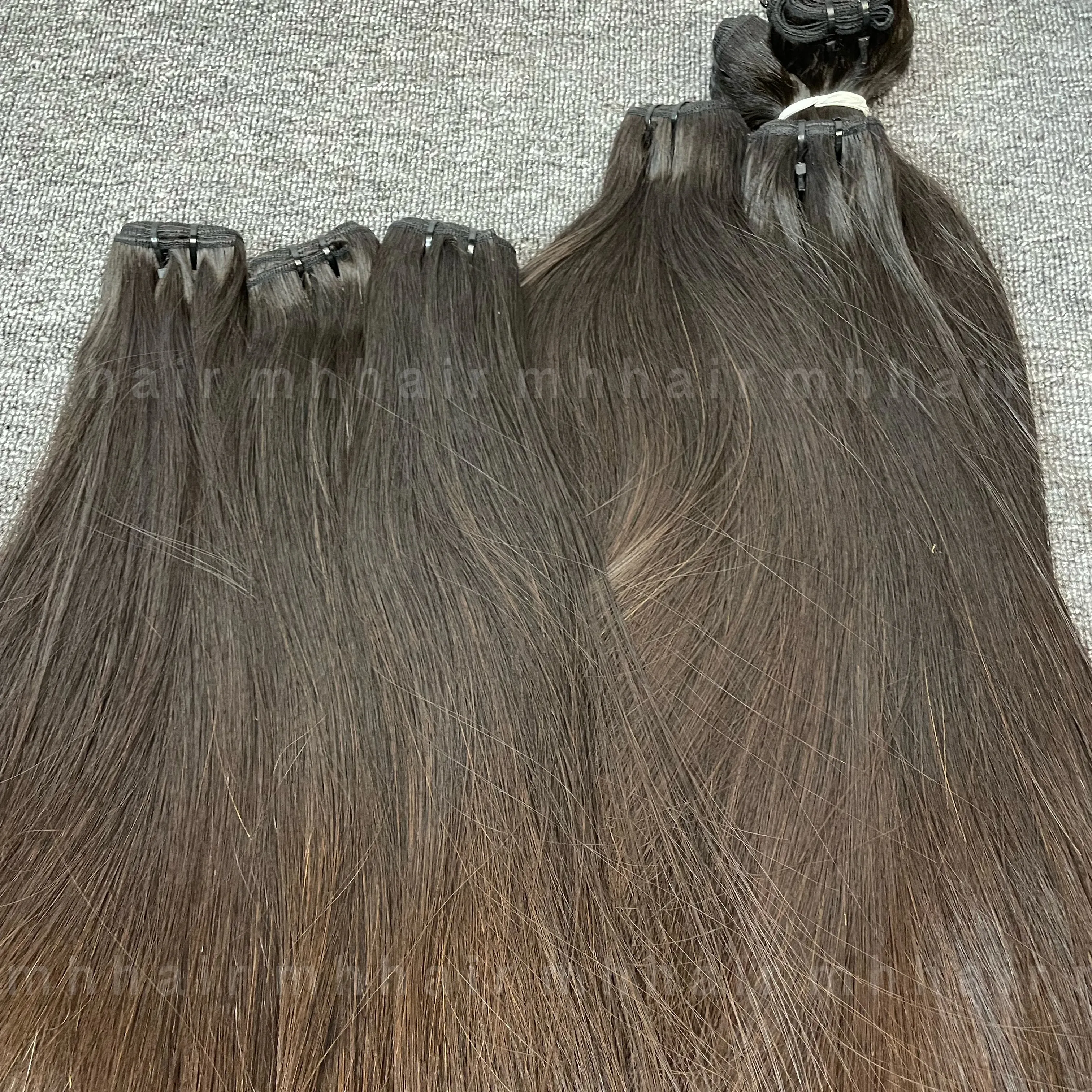 Capelli grezzi fasci vietnamiti capelli lisci, il colore naturale può tingere a colori più chiari ossa capelli umani lisci pronti per la spedizione