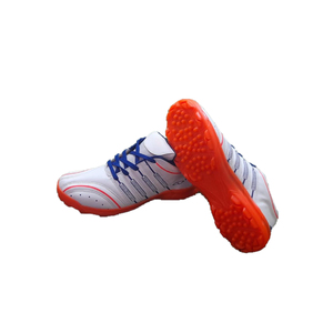 Zapatos de críquet de entrenamiento multifuncional con picos de goma Forro de cuero genuino para deportes de verano primavera invierno - Product Image 1