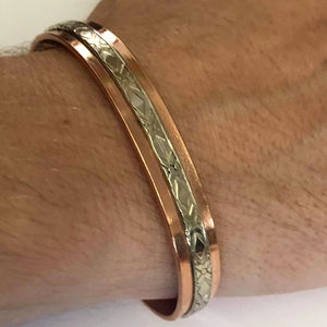 Brazaletes de Latón Hechos a Mano, Joyería Tradicional India Elaborada con Latón de Primera Calidad, con un Diseño Elegante y un Acabado Liso - Product Image 2