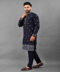 TRAVAIL DE BRODERIE EN SOIE RUSSE ATTRACTIF KURTA PAYJAMA VÊTEMENT DÉCONTRACTÉ PRIX DE GROS VÊTEMENT ETHNIQUE - Product Image 3