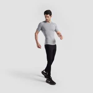 เสื้อกีฬา GA Sporty Slim Fit Compression ผ้าโพลีเอสเตอร์ถัก 100% สีเงินเทา สวมใส่สบาย ระบายอากาศได้ดี น้ำหนัก 180 กรัม มีโลโก้ - Product Image 4