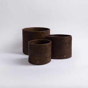 Elegante estante de exhibición de macetas de ratán y hierro para uso doméstico en interiores y exteriores, soporte de planta para plantar - Product Image 1