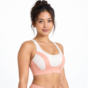 Soutien-gorge de sport en tissu extensible doux, offrant une couverture confortable et un maintien fiable pour la course à pied, les entraînements et les activités sportives. - Product Image 3