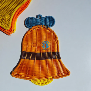 Adorno festivo de campana de ratán con lazo Decoración de árbol de Navidad Adorno de campana de mimbre hecho a mano Decoración colgante de vacaciones - Product Image 5