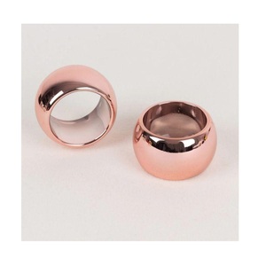 Magnifiques anneaux de serviette en métal doré et ivoire, sculptés, pour mariage et occasions spéciales - Product Image 1