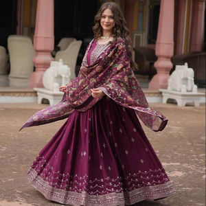 Vestido de estilo completo de color vino de alta demanda con Dupatta bordada en seda Tabby para festivales de bodas y celebraciones de fiestas - Product Image 1