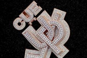 Hermoso collar con colgante de diamantes de calidad superior para regalo de aniversario Joyas disponibles a precios al por mayor - Product Image 2