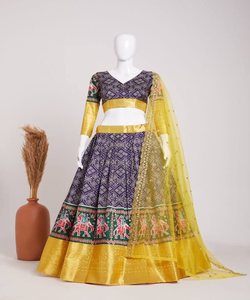 คอลเลกชัน lehenga choli ที่สวยงาม ออกแบบมาสําหรับเจ้าสาวชาวอินเดียที่ขาย lehenga choli พร้อมราคาและคุณภาพที่ดีที่สุด