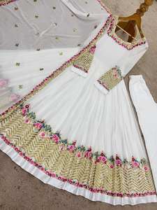 Elegante Conjunto de Tres Piezas Anarkali con Bordado de Lentejuelas, Diseño de Diseñador, Vestido, Dupatta y Pantalón, Georgette Pesado con Bordado, Largo hasta el Suelo, para Fiesta - Product Image 6