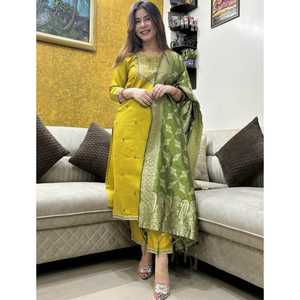 Pantalon Kurta en soie pour femmes Ensemble Dupatta Patola kurta set Tissu Tesla Work Brodé Longueur 44 pouces - Product Image 1