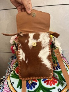 กระเป๋าหนังวัวแท้มีสายคล้องมือแกะสลักทำจากหนังวัวแท้กระเป๋าถือขนาดเล็กใส่โทรศัพท์และกระเป๋าถือพร้อมซิปปิดกระเป๋าคล้องข้อมือ - Product Image 5