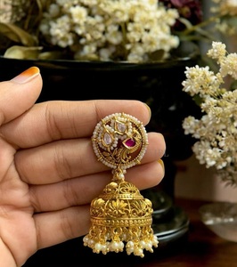 Pendientes de Diseño Glamorosos con Aspecto de Piedra para Mujeres y Niñas, Ideales para Looks de Noche y Fiestas - Product Image 3