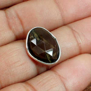 Anillo de platino para hombre al por mayor con piedras preciosas de cuarzo ahumado, joyería fina chapada en rodio de plata esterlina con incrustaciones de granate - Product Image 1