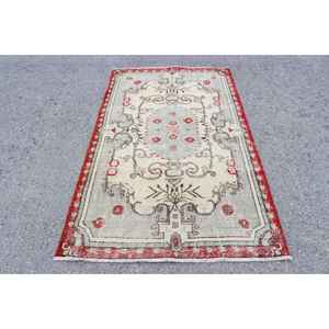 Alfombra Vintage, Alfombra Turca de 3.9x6.5 pies, Alfombra de Lana con Diseño Floral Rojo y Gris - Product Image 1
