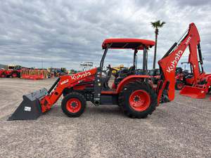 รถแทรกเตอร์ตักดินรุ่น Kubota M62 มือสอง เป็นรถตักดินแบบหนัก (TLB) ออกแบบมาเพื่อการก่อสร้าง ขุดดิน จัดสวน และการเกษตร - Product Image 1