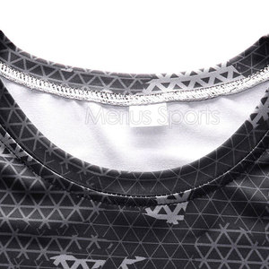 Équipement d'entraînement de combat de bonne qualité, rashguard personnalisé pour hommes, rashguard MMA à prix raisonnable - Product Image 3