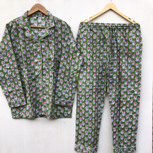 Conjunto de pijama indio con estampado a mano en verde, traje para dormir, traje para fiesta, regalo de Navidad para ella. - Product Image 1
