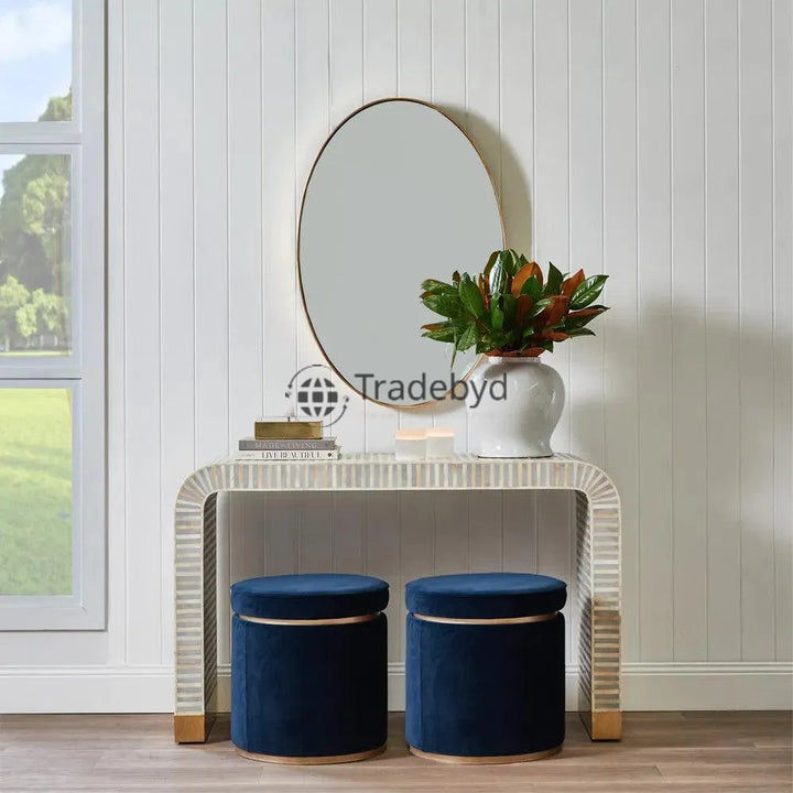 Available in different Colors