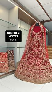 Ropa de fiesta Lehenga Choli de terciopelo con bordado de diseño moderno para suministro mundial de la India - Product Image 3