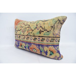 Coussin décoratif multicolore bohème en laine Kantha 16x24, imprimé floral vintage brodé, patchwork tissé, 18x18 pouces - Product Image 4