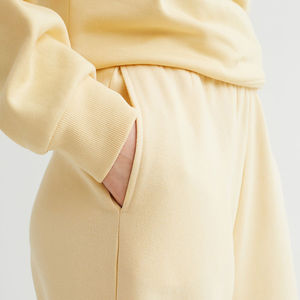 Pantalones de chándal Acampanados para mujer, ropa de calle con cordón en la cintura elástica y forro polar de 300 Gsm, pantalones de chándal con logotipo personalizado al por mayor - Product Image 4