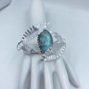 Pulsera de plata ajustable unisex Accesorio de moda elegante y moderno para todas las ocasiones Brazaletes de moda - Product Image 1