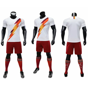 Camiseta de Fútbol de Alta Calidad para Hombre, Diseño Personalizado con Impresión Digital, Uniforme de Fútbol de Malla, Secado Rápido y Ligero - Product Image 1