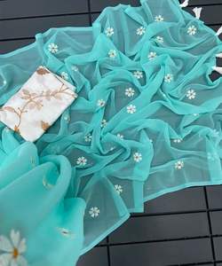 Haga una declaración con el tren de capilla de ropa India pakistaní, exuda elegancia y gracia para ocasiones especiales. - Product Image 5