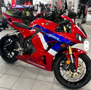 PRIX ABORDABLE Nouvelles motos CBR1000RR-R 2025-2026 Moteur 999cc à quatre cylindres en ligne refroidi par liquide Livraison nationale - Product Image 2