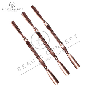 Empujador de cutículas de uñas de color dorado Limpiador de uñas de acero inoxidable sostenible Tarifa al por mayor Mejor proveedor Empujador de cutículas para el cuidado de las uñas - Product Image 4