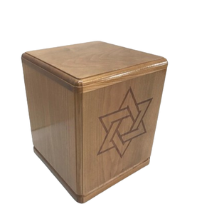 Urna Funeraria de Madera con Estrella de David, Hecha a Mano, para Cremación, para Hombres Adultos, de Madera de Haya - Product Image 1
