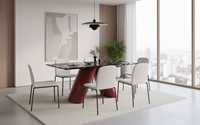 Table de salle à manger moderne en marbre noir avec pieds en métal rouge, ensemble de meubles contemporains de luxe pour villa haut de gamme ou hôtel restaurant