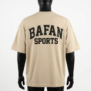 T-shirt homme oversize 200 GSM, jersey de coton peigné premium beige et noir, broderie appliquée varsity, logo personnalisé - Product Image 4