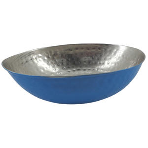 Bol de service ovale en métal nickelé avec saladier martelé en aluminium de couleur rose pour la décoration de cuisine et de table personnalisée - Product Image 4