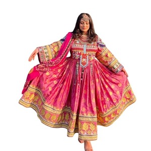 Vestido vintage afgano para boda Kuchi, traje pesado estilo Anarkali con bordado y pliegues, cintura natural - Product Image 1