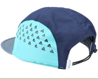 Gorra de Running Negra de 5 Paneles, Secado Rápido, Perforada con Láser, Sin Estructura, Personalizable, Transpirable y de Secado Rápido