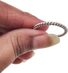 Bague pour femme, bande torsadée simple, bague de méditation, bague anti-anxiété, cadeau de Noël, cadeau d'anniversaire, bijoux faits à la main, bague en argent sterling 925 - Product Image 1