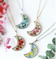 Collana commemorativa unica con fiori in resina epossidica e veri Fiori Non Ti Scordar di Me pressati, per ragazzi, souvenir, prezzo all'ingrosso Europa