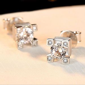 Aretes de Aro con Moissanita de Corte Redondo para Mujer - Product Image 2