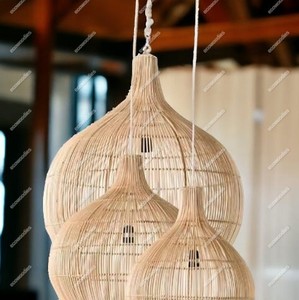 Lustres d'intérieur en rotin de bambou faits à la main et lampes suspendues lampes suspendues en bambou lampes de paille rustiques décor à la maison - Product Image 3